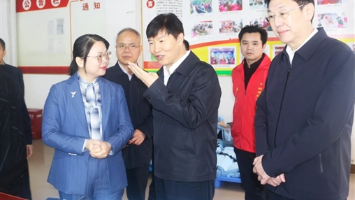 廣西壯族自治區(qū)黨委委員、常委、副書(shū)記劉小明蒞臨百裕集團(tuán)環(huán)江車間調(diào)研