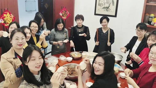 共享歡樂 | 百裕集團(tuán)營(yíng)銷中心喜樂鬧元宵、暖心慶生日