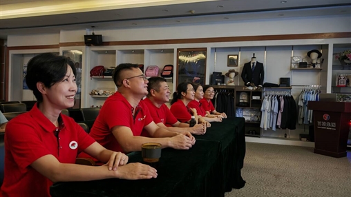 共鑄民族魂 同筑強(qiáng)國(guó)夢(mèng)|百裕集團(tuán)組織觀看九三閱兵儀式